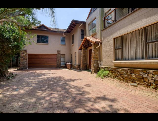 5 BEDROOM HOUSE FOR SALE IN BALLITO CENTRAL